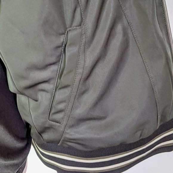 ✨HOST PICK✨ ZARA  Men - Reversible Bomber Jacket - Picture 6 of 12